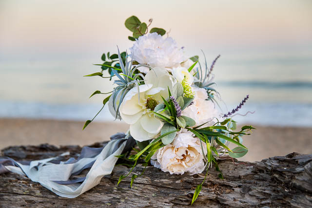 White Lily Lane wedding flowers at a Santa Barbara elopement.