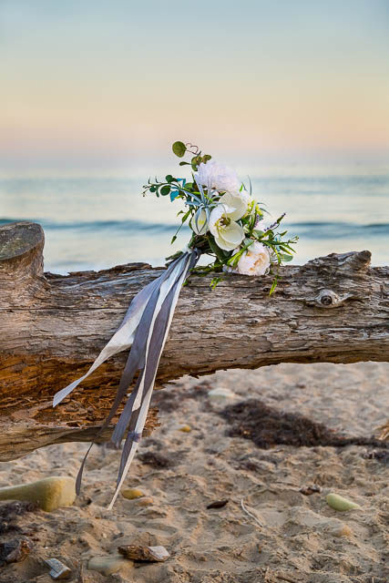 White Lily Lane wedding flowers at a Santa Barbara elopement.
